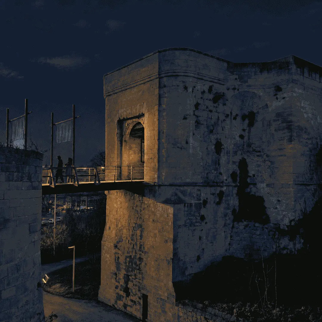 Visite guidée nocturne de Caen (1h30) – Caen à la nuit tombée Caen Visite