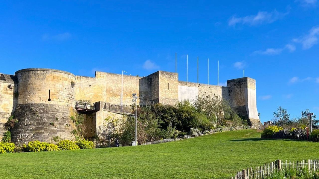 Private guided tour of Caen Castle - 1h30