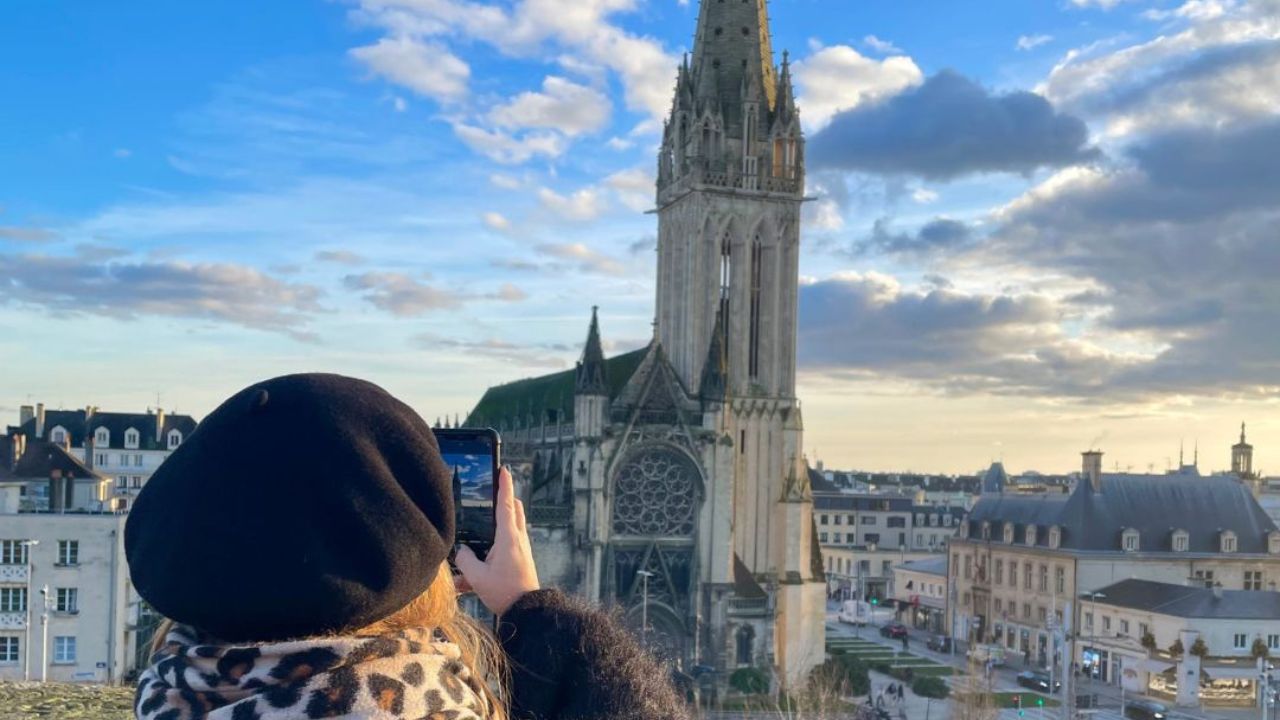 Visite Guidée privée Caen Express : 1h au cœur de l’Histoire