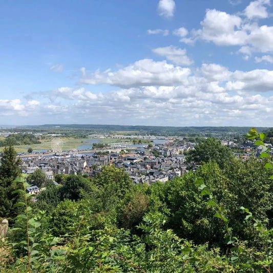 Honfleur-découvrez-l-un-des-joyaux-incontournables-de-la-Normandie Caen Visite