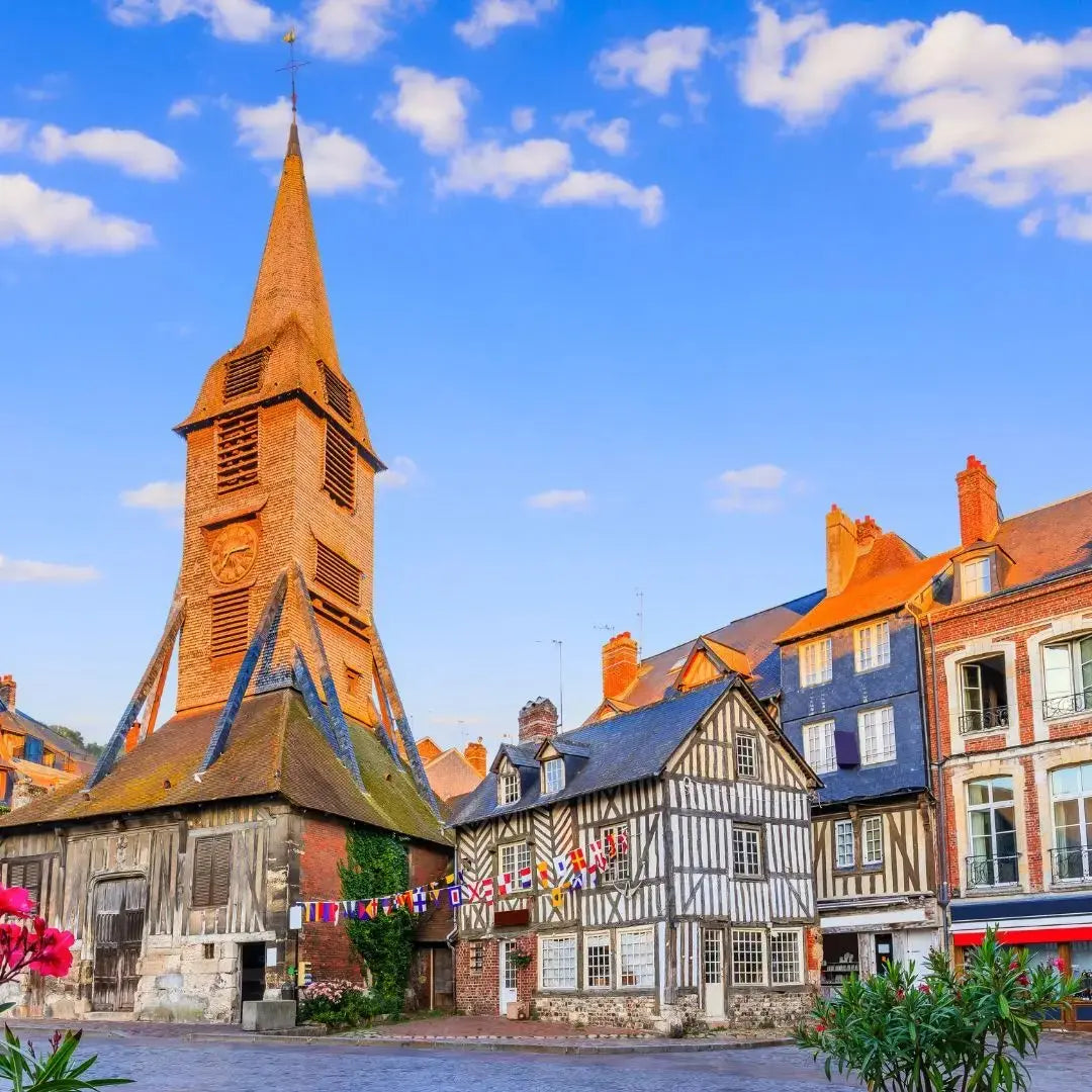 Visites-Guidées-Privatives-en-Normandie-Une-Expérience-Unique-et-Personnalisée Caen Visite