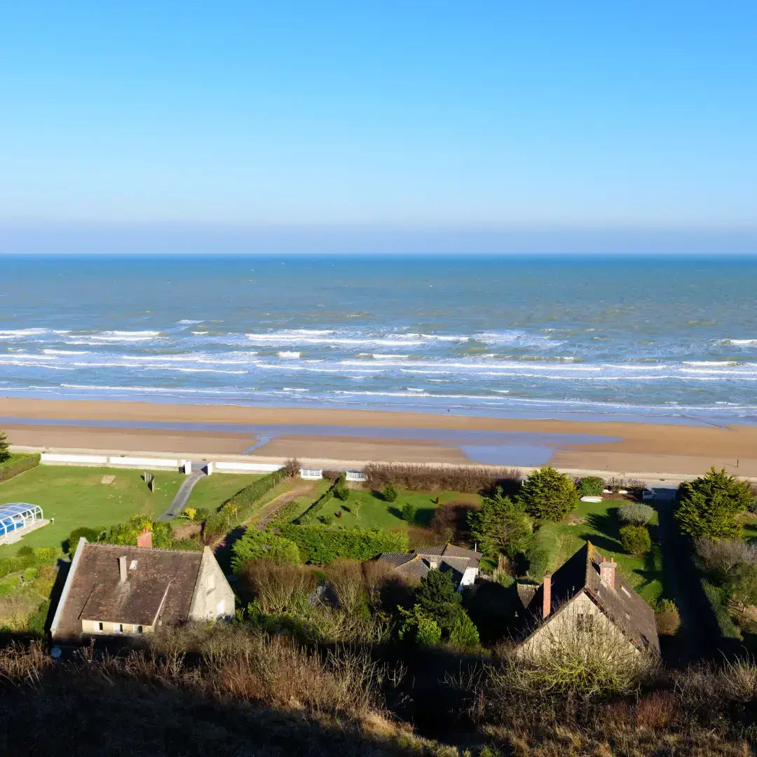 Plage-du-débarquement-guide-complet-pour-visiter-les-5-sites-clés Caen Visite