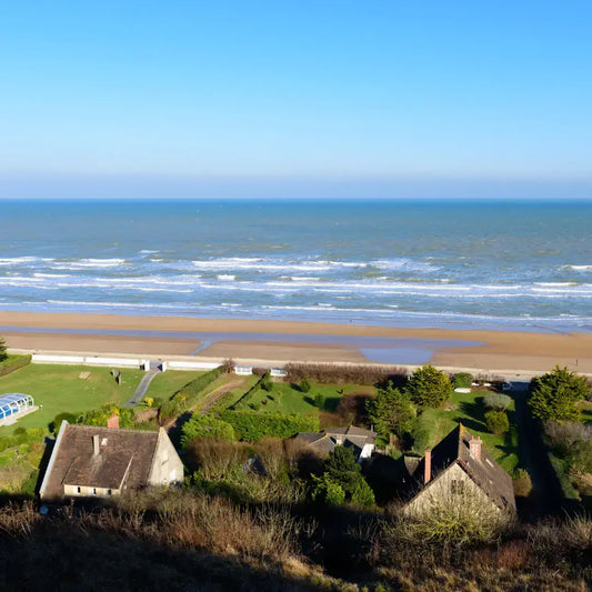 Plage-du-débarquement-guide-complet-pour-visiter-les-5-sites-clés Caen Visite