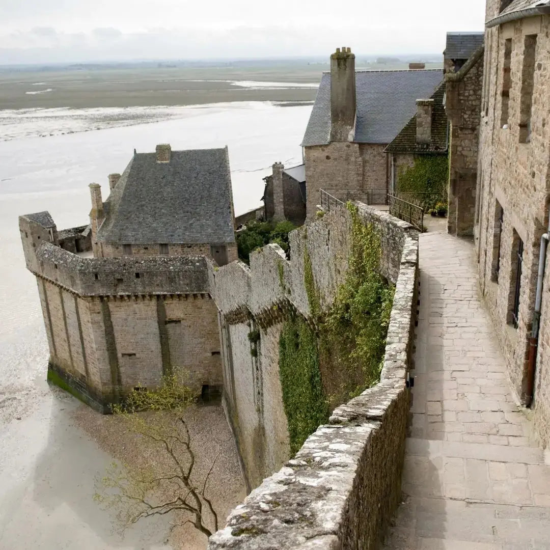 Normandy Travel Guide: Explore Historic and Cultural Landmarks 