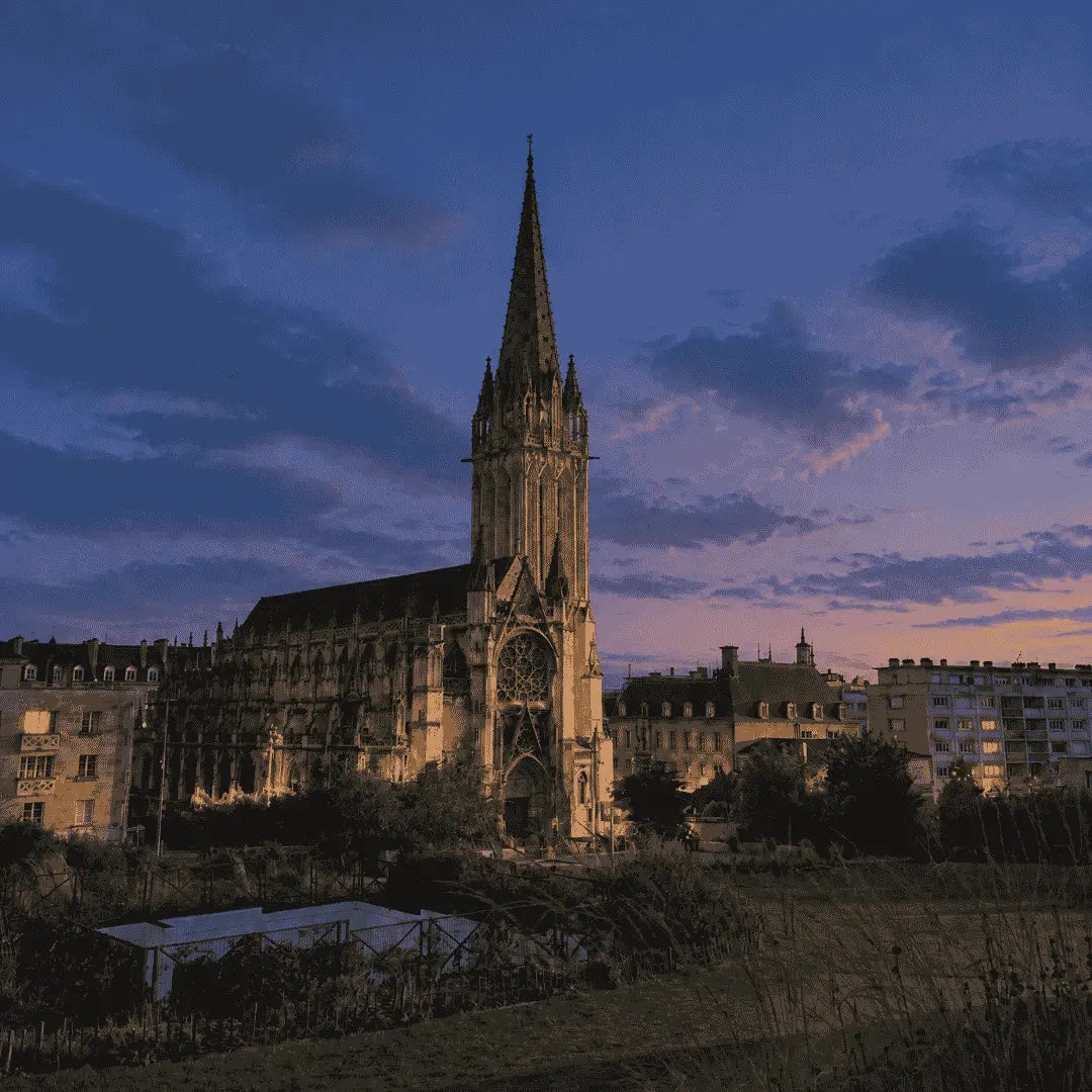 Visite guidée nocturne de Caen (1h30) – Caen à la nuit tombée Caen Visite