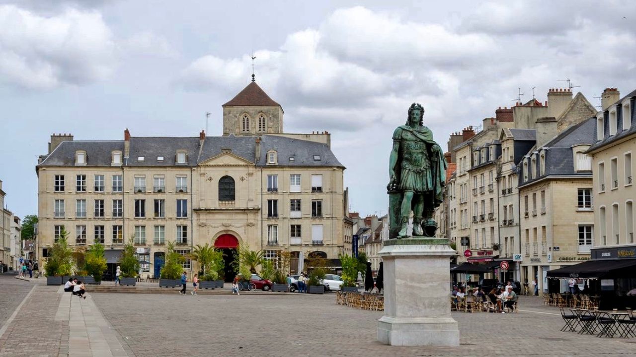 Visite Guidée privée Caen Express : 1h au cœur de l’Histoire